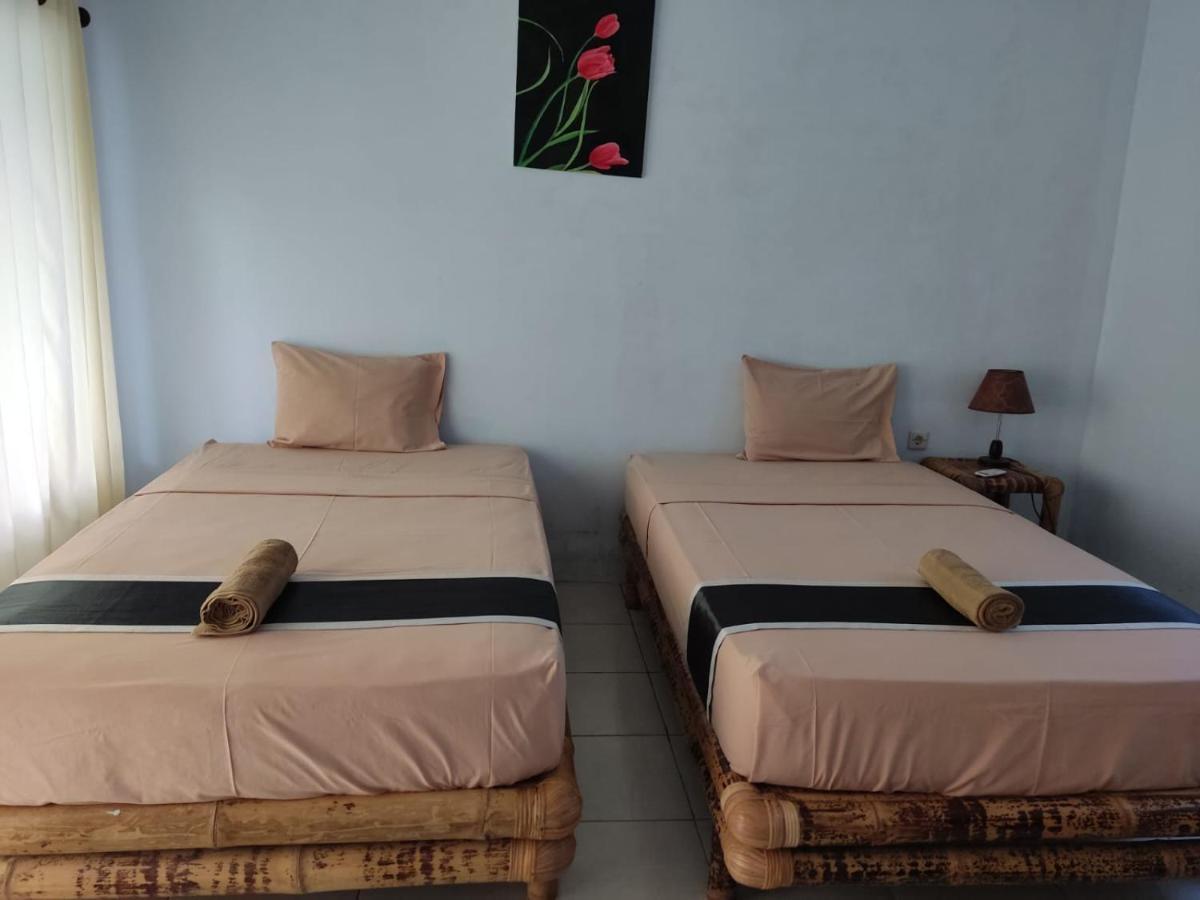 Kebun Homestay Kuta  エクステリア 写真