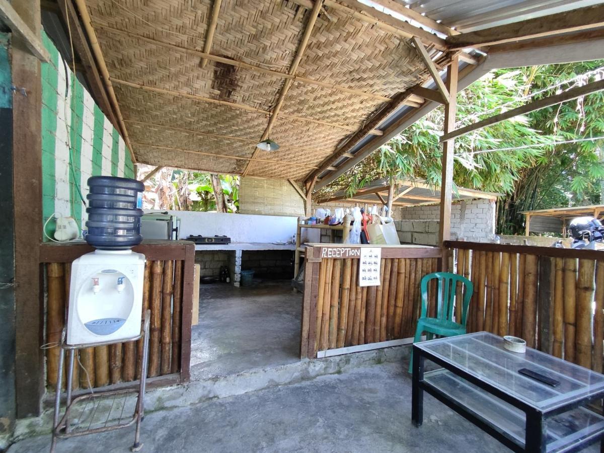 Kebun Homestay Kuta  エクステリア 写真