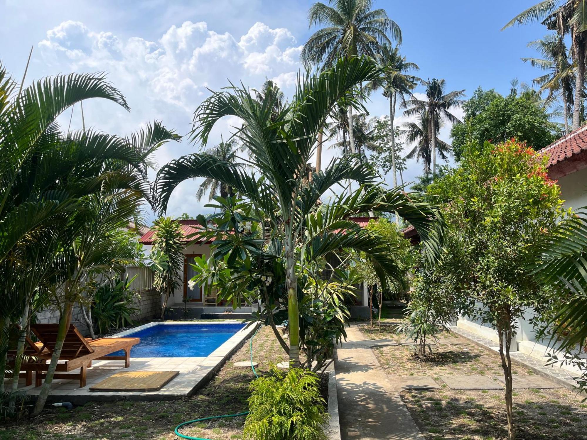 Kebun Homestay Kuta  エクステリア 写真